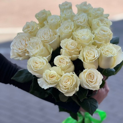 Букет из белых роз - купить с доставкой в по Кизелу